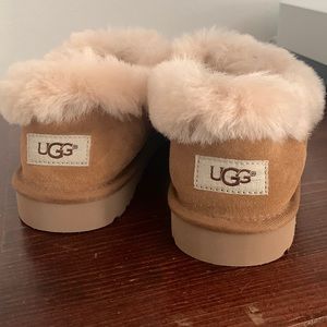 Uggs short boots